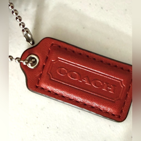 Authentic 2014 Coach Hadley Signature Field Crossbody Bag With Red Leather Trim - Picture 14 of 15